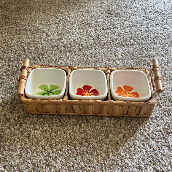 HOME Target White Ceramic dipping dishes With Basket and handles - Picture 2 of 7